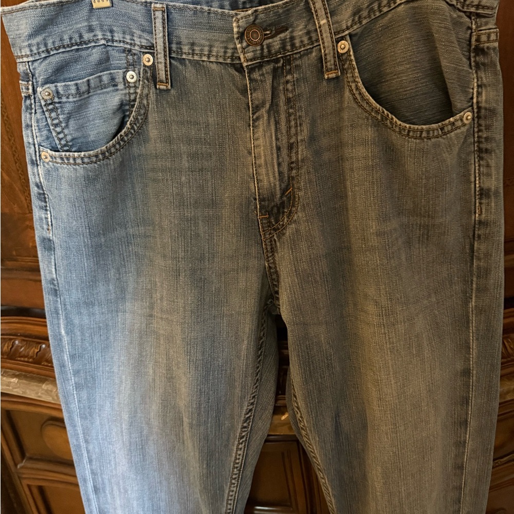 Levi's Men's Classic Straight Denim Jeans 527s - Picture 2 of 10